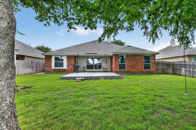 924 Chestnut Lane, Saginaw, TX 76179