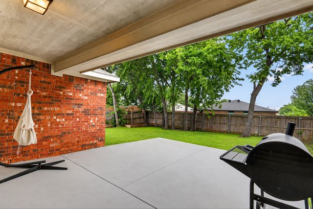 924 Chestnut Lane, Saginaw, TX 76179