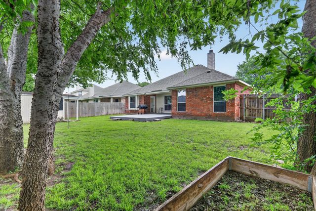 924 Chestnut Lane, Saginaw, TX 76179