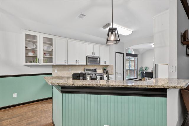 924 Chestnut Lane, Saginaw, TX 76179