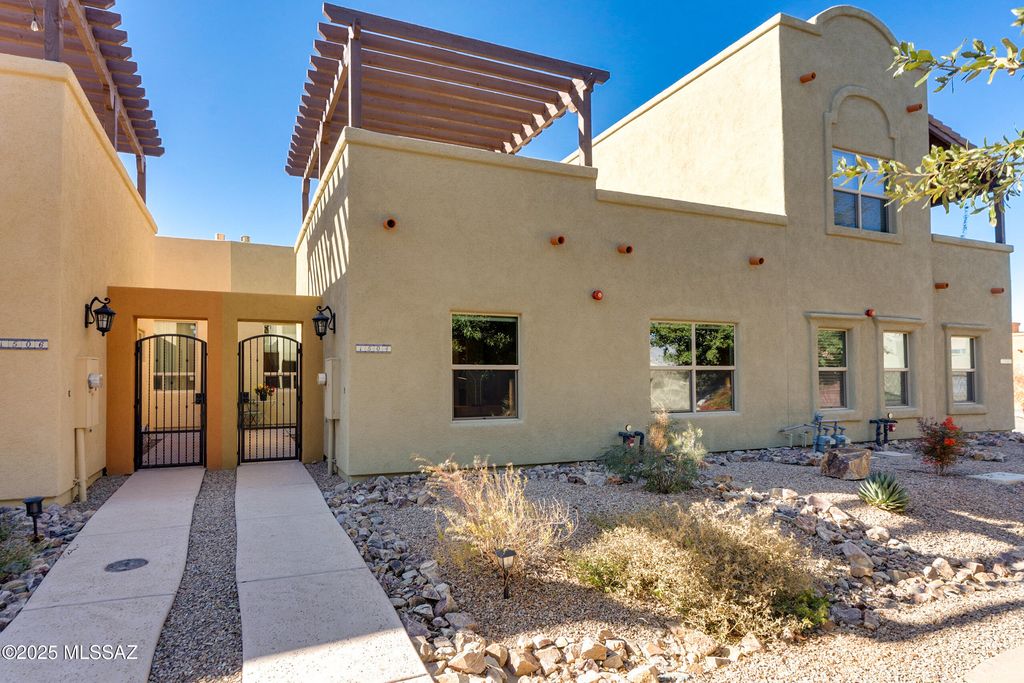 1504 Golden Gate Way, Tubac, AZ 85646