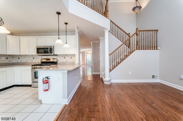 17 Clark Ct, Bernards Twp., NJ 07920