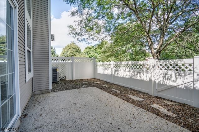 17 Clark Ct, Bernards Twp., NJ 07920