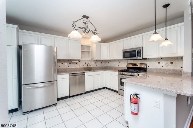 17 Clark Ct, Bernards Twp., NJ 07920