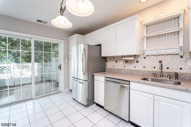 17 Clark Ct, Bernards Twp., NJ 07920