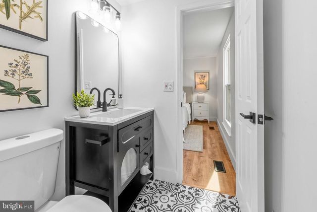 1359 ROCK CHAPEL RD, Herndon, VA 20170