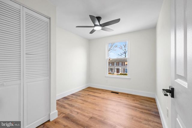 1359 ROCK CHAPEL RD, Herndon, VA 20170