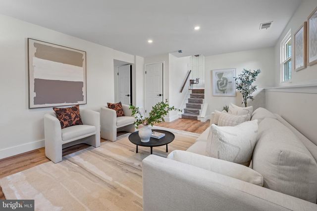 1359 ROCK CHAPEL RD, Herndon, VA 20170