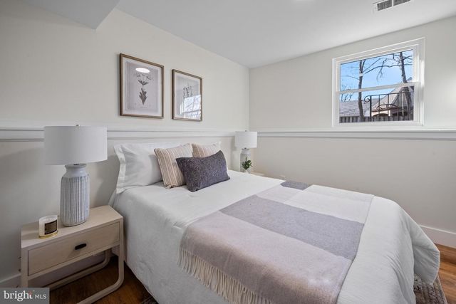 1359 ROCK CHAPEL RD, Herndon, VA 20170