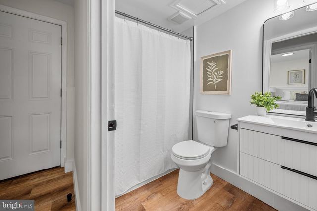 1359 ROCK CHAPEL RD, Herndon, VA 20170