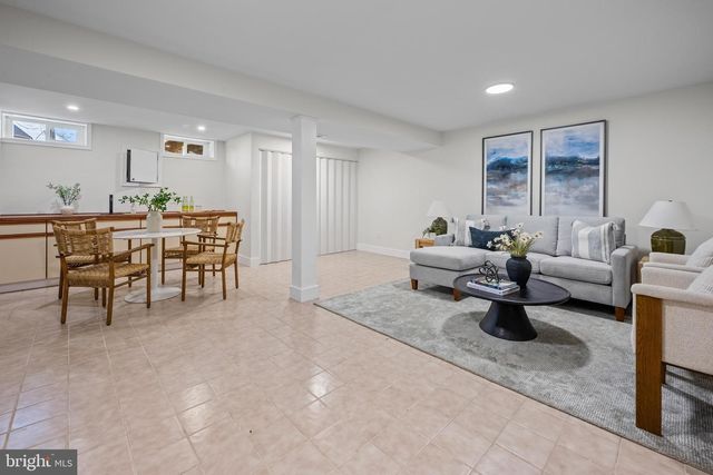 1359 ROCK CHAPEL RD, Herndon, VA 20170