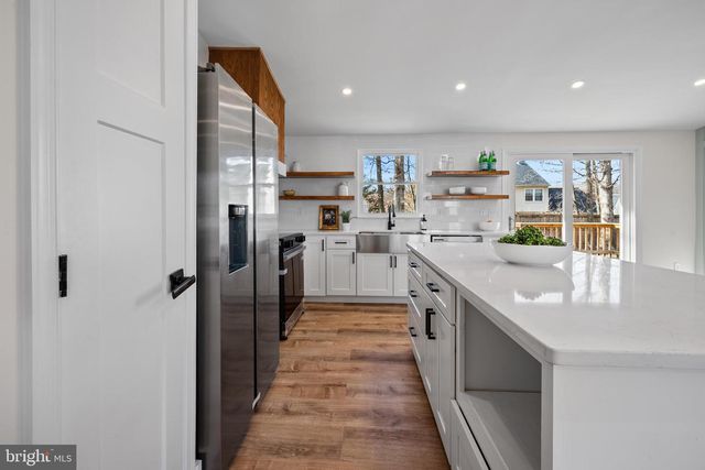 1359 ROCK CHAPEL RD, Herndon, VA 20170