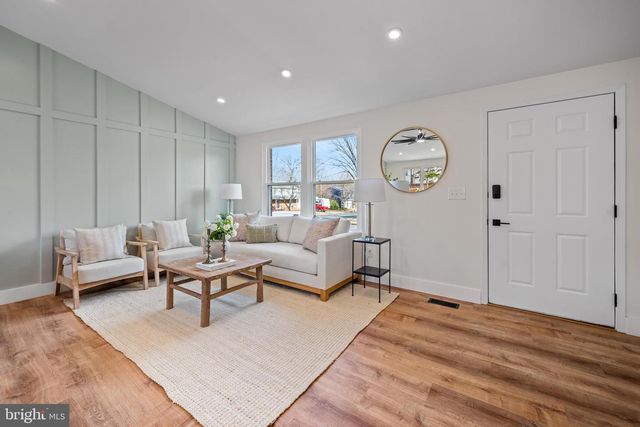 1359 ROCK CHAPEL RD, Herndon, VA 20170