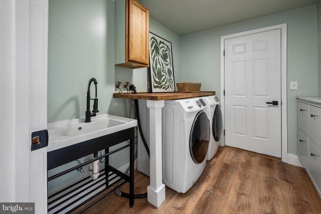 1359 ROCK CHAPEL RD, Herndon, VA 20170