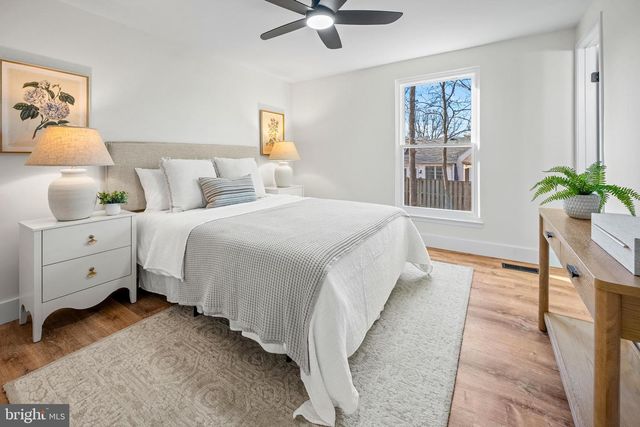 1359 ROCK CHAPEL RD, Herndon, VA 20170