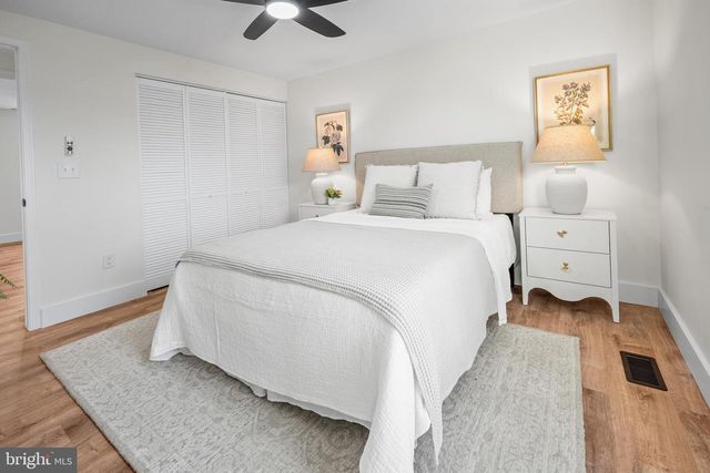 1359 ROCK CHAPEL RD, Herndon, VA 20170