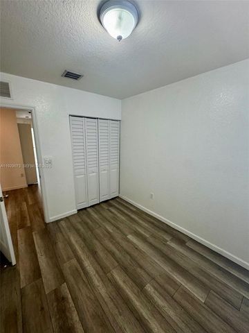 35 SE 3rd Ave 35, Hallandale Beach, FL 33009