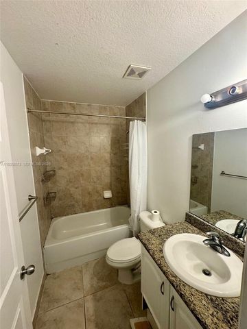 35 SE 3rd Ave 35, Hallandale Beach, FL 33009