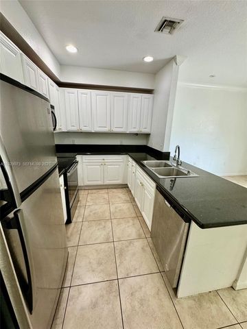 35 SE 3rd Ave 35, Hallandale Beach, FL 33009