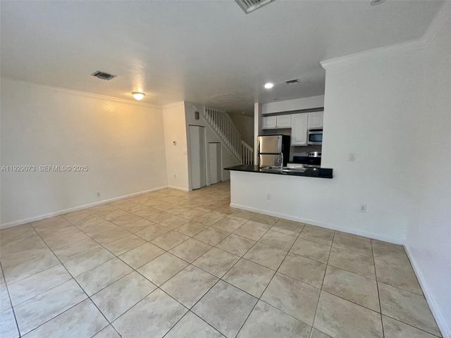 35 SE 3rd Ave 35, Hallandale Beach, FL 33009