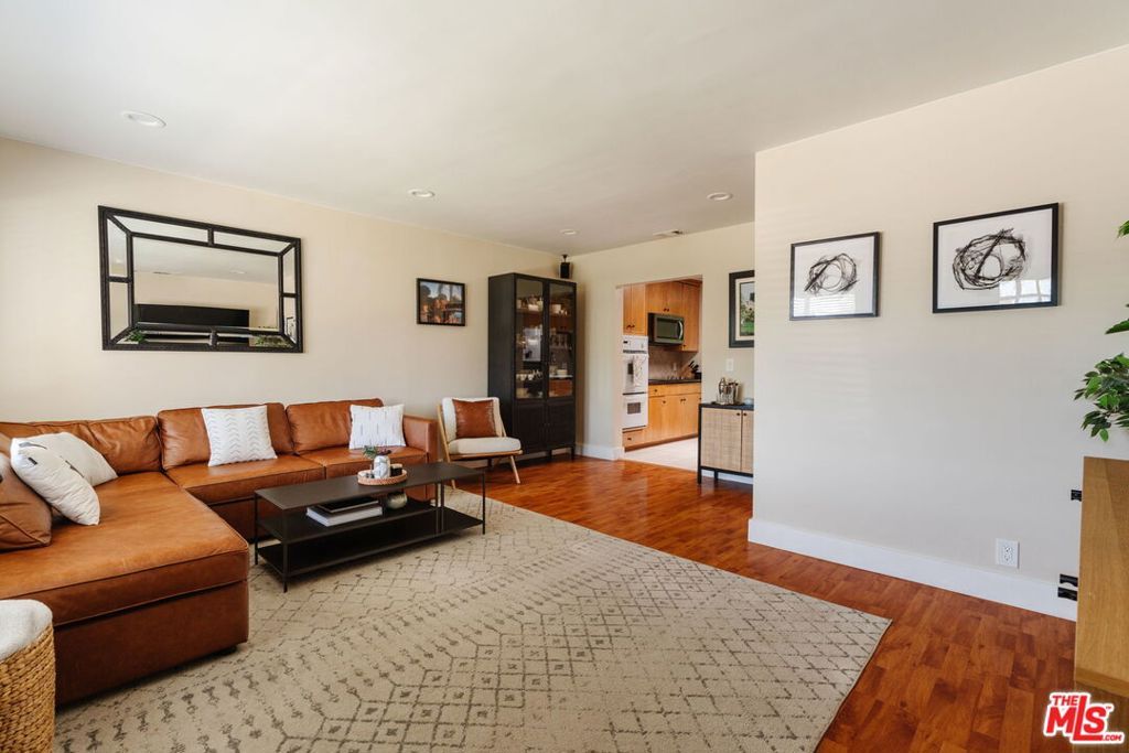 17623 Bromley Street, Encino, CA 91316 — photo 3