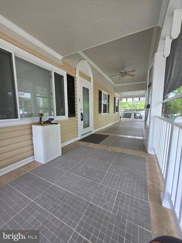 6912 FURNESS AVE, Oxon Hill, MD 20745