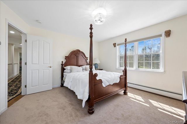 33 King Arthur Court, New City, NY 10956