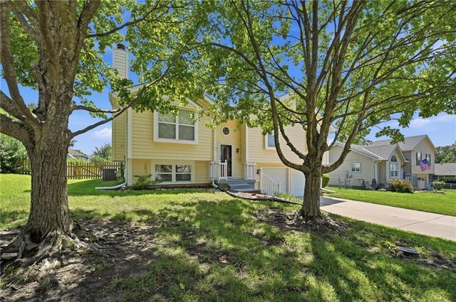 505 Blue Grass Drive, Raymore, MO 64083