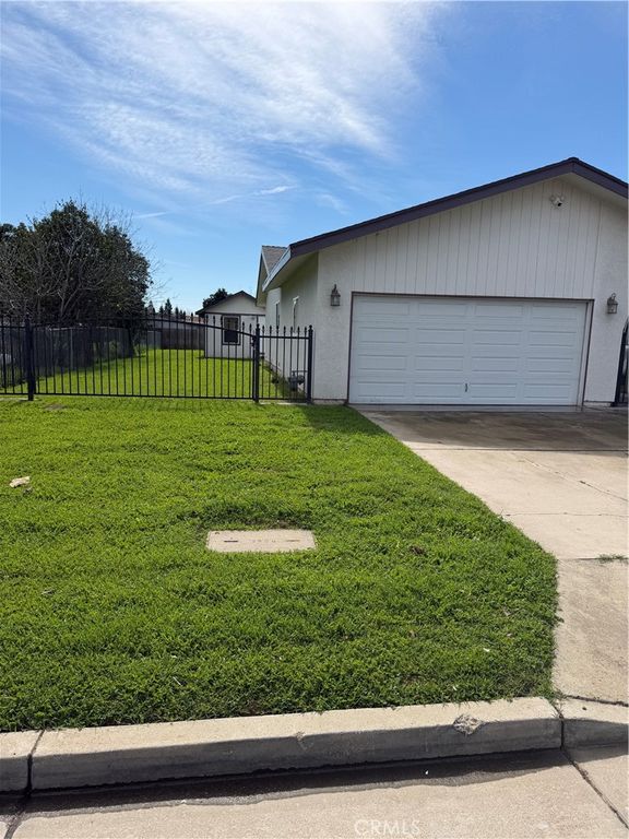Image 3 of property listing at 1056 E Alexander, Merced, CA 95340