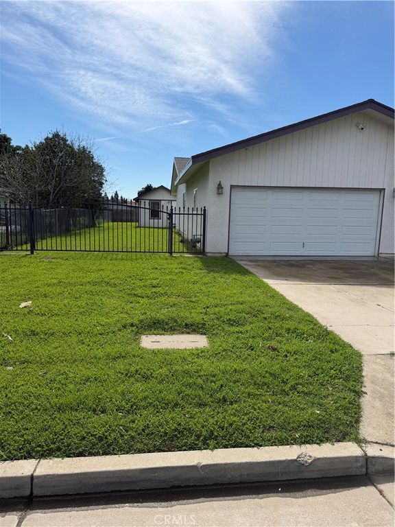 Image 4 of property listing at 1056 E Alexander, Merced, CA 95340