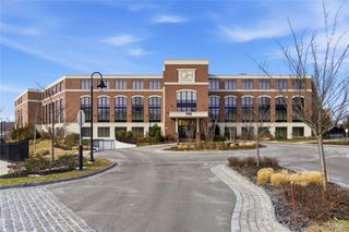 10 Shore Road 300, Glenwood Landing, NY 11547