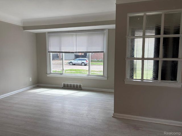 10078 Heyden Court, Detroit, MI 48228