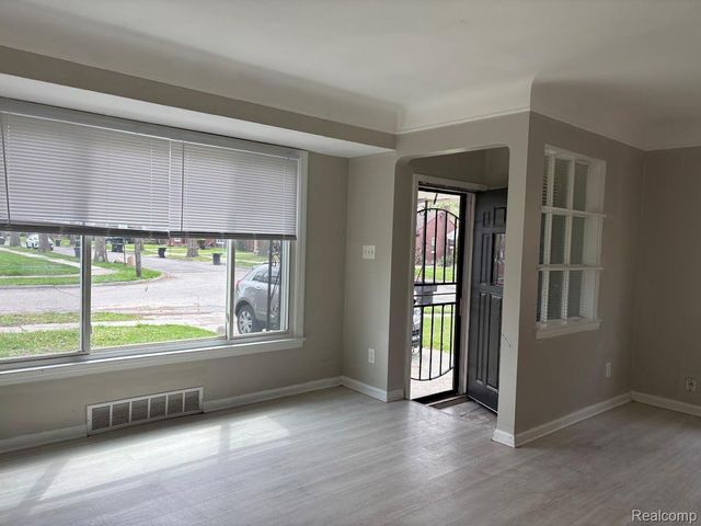 10078 Heyden Court, Detroit, MI 48228