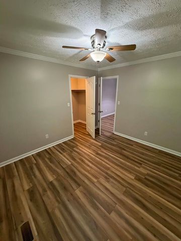 716 Mountain View Dr, Morrison, TN 37357