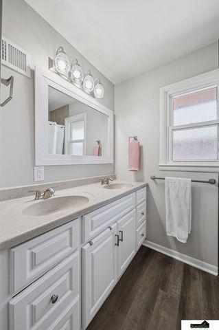 5110 J Street, Lincoln, NE 68510