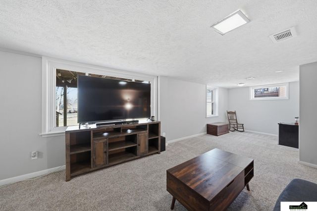 5110 J Street, Lincoln, NE 68510