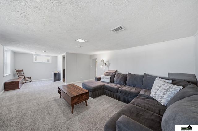 5110 J Street, Lincoln, NE 68510