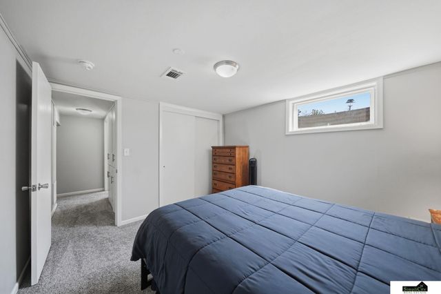 5110 J Street, Lincoln, NE 68510