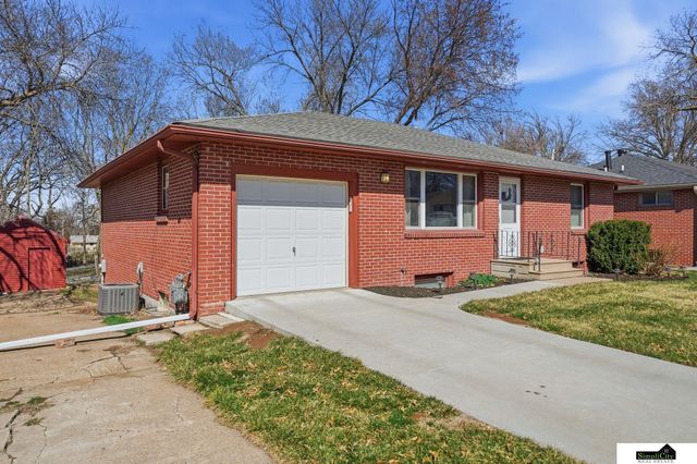 5110 J Street, Lincoln, NE 68510