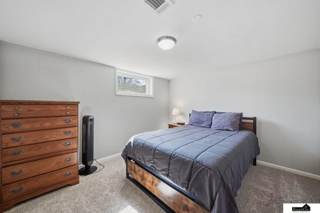 5110 J Street, Lincoln, NE 68510