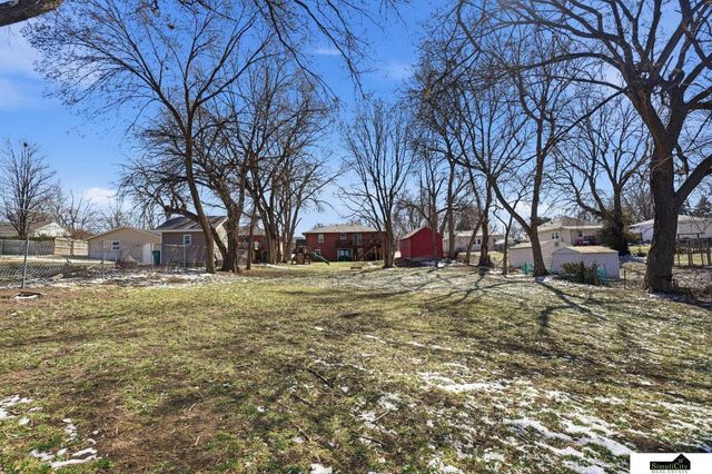 5110 J Street, Lincoln, NE 68510