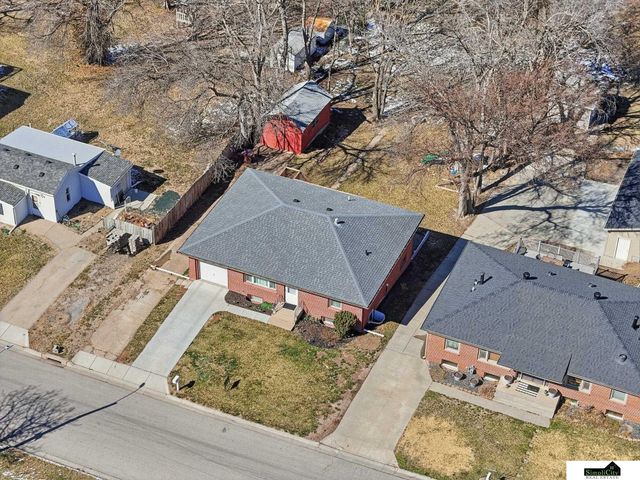 5110 J Street, Lincoln, NE 68510