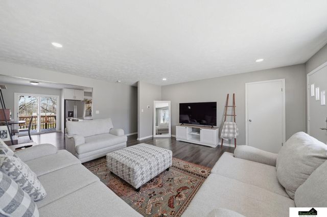 5110 J Street, Lincoln, NE 68510