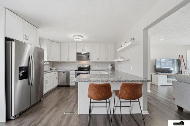 5110 J Street, Lincoln, NE 68510