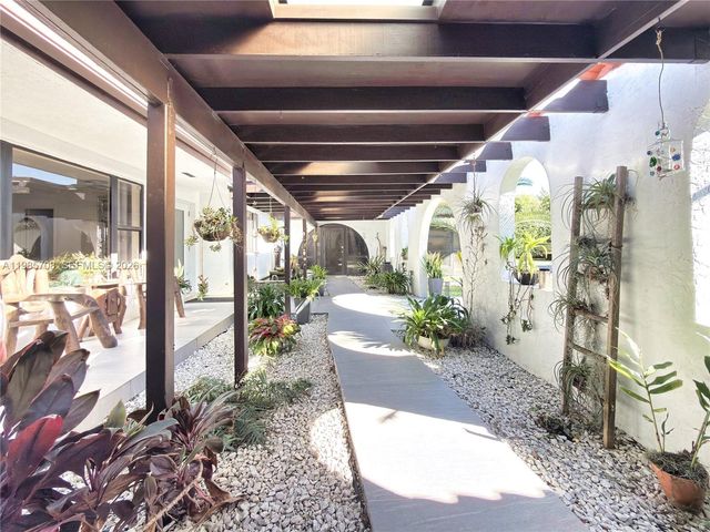 7925 SW 124th St, Pinecrest, FL 33156