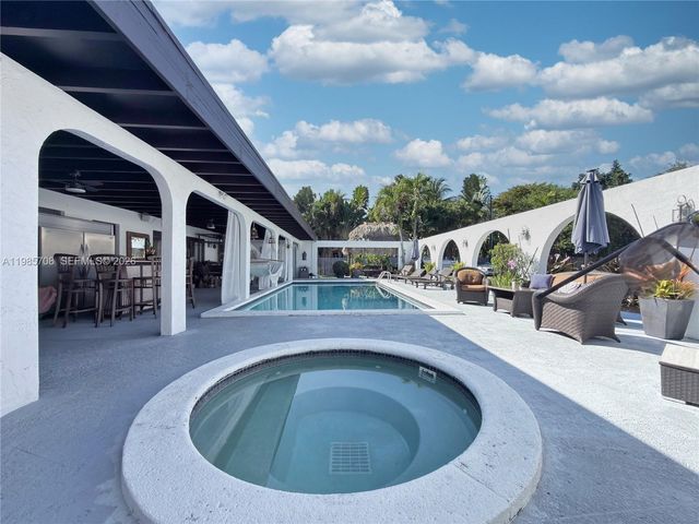 7925 SW 124th St, Pinecrest, FL 33156