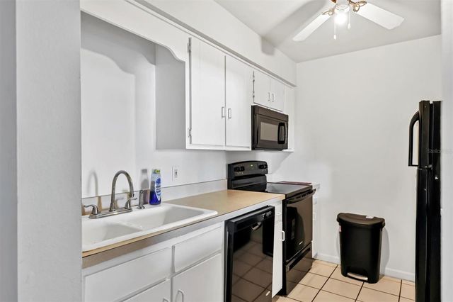 5503 FOUNTAIN LAKE CIRCLE A204, Bradenton, FL 34207