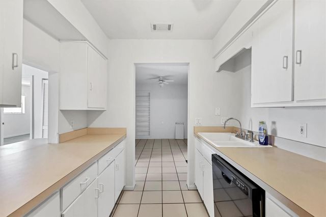 5503 FOUNTAIN LAKE CIRCLE A204, Bradenton, FL 34207