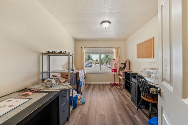 1038 Macarlen Way, Sacramento, CA 95815