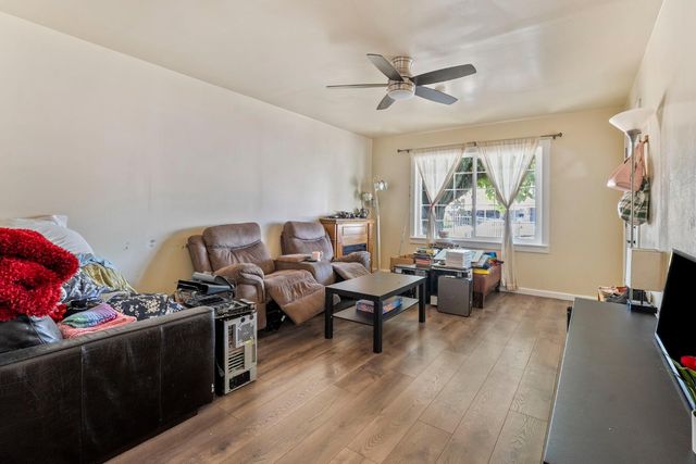 1038 Macarlen Way, Sacramento, CA 95815
